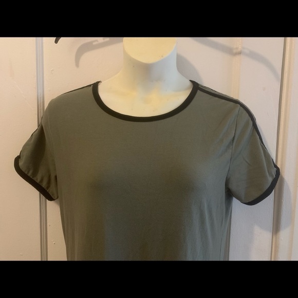 ⭐️⭐️ 2/$35 Green Bodycon dress size 2X - Picture 4 of 6